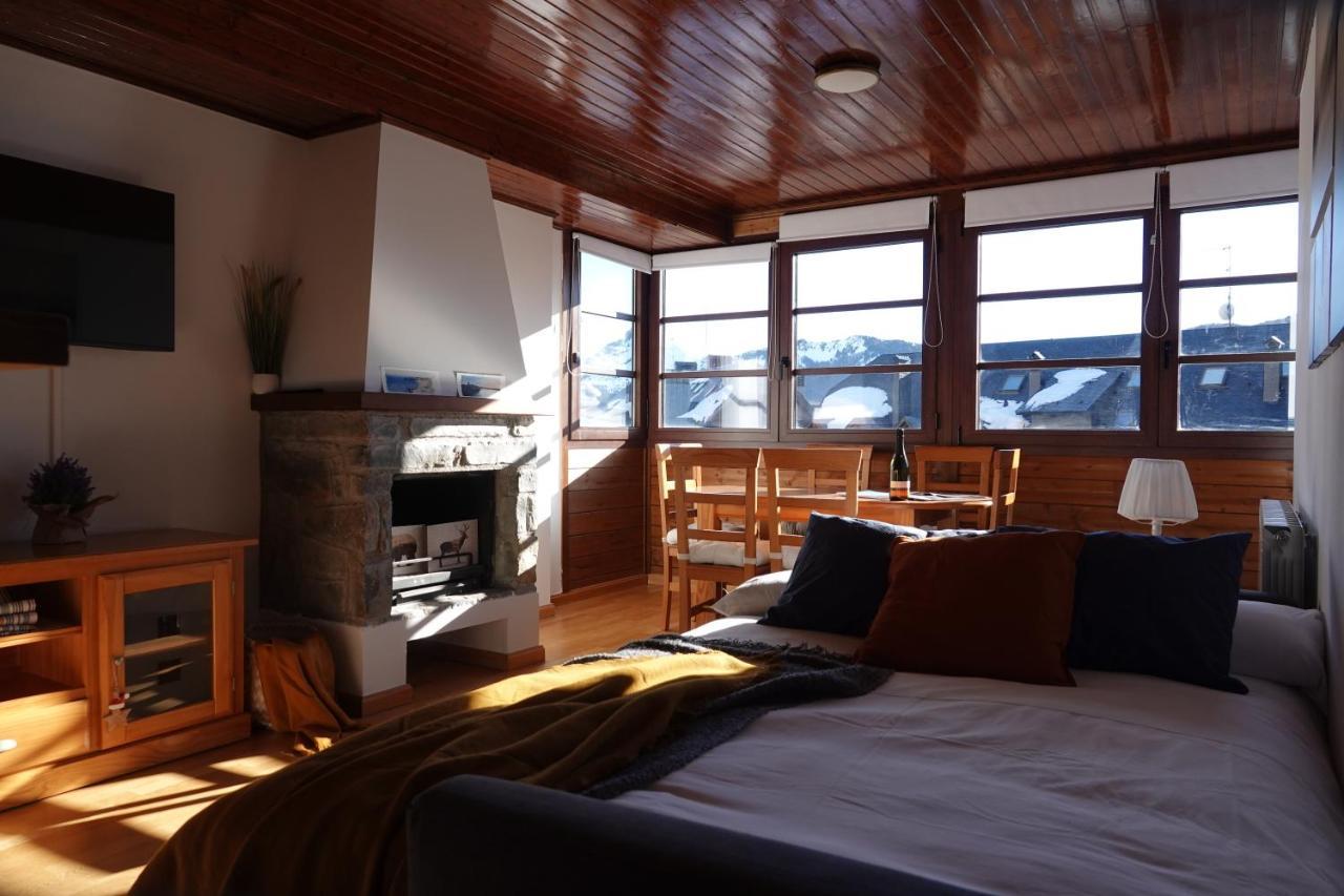 Stone Garaje Cubierto Y Trastero Pirineos360 Apartment Formigal Exterior photo